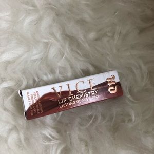 NWB Urban decay vice  lip glassy tint
